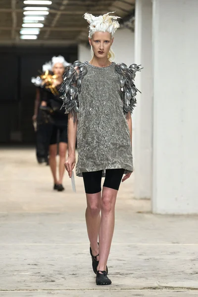 Look 7